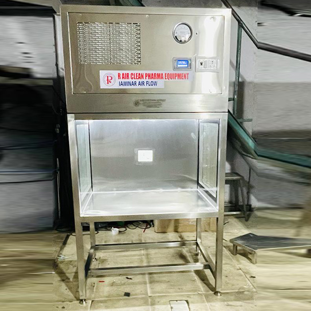 Stand-Mounted-Laminar-Air-Flow